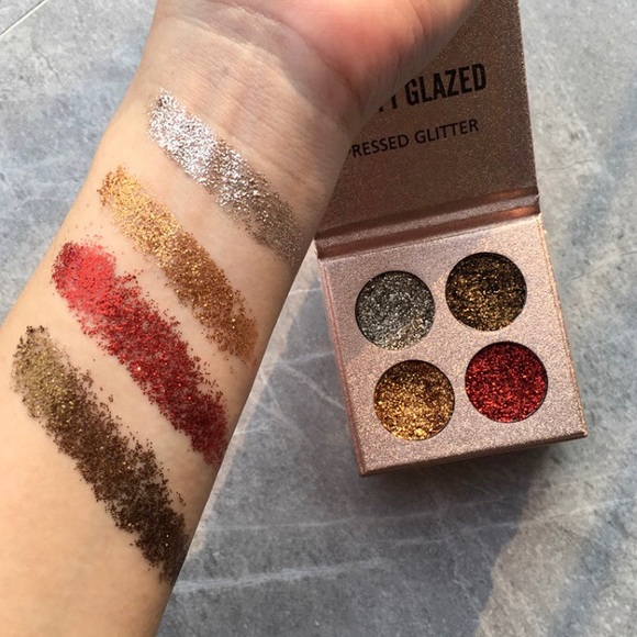 • Beautiful brand new pressed eyeshadow glitter • - Picture 7 of 8